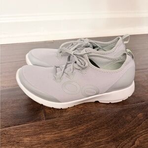 Oofos OOmg Sport LS Low Women Size 8.5 Blue Athletic Recovery Sneakers Lace Up